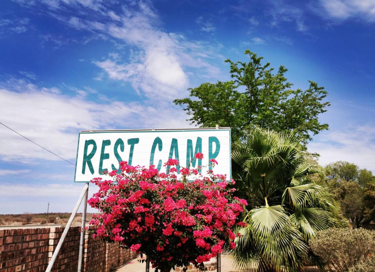 Apartamento East Gate Rest Camp Buitepos Exterior foto